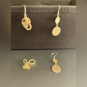 Beautiful hammered gold costume earrings
